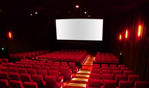 Lei de Cotia garante gratuidade nos cinemas para pessoas idosas